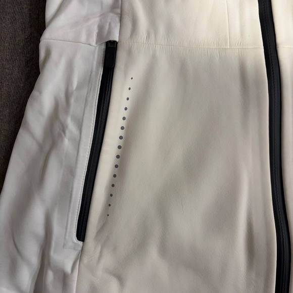 Lululemon Glyde Softshell Jacket - Picture 6 of 7